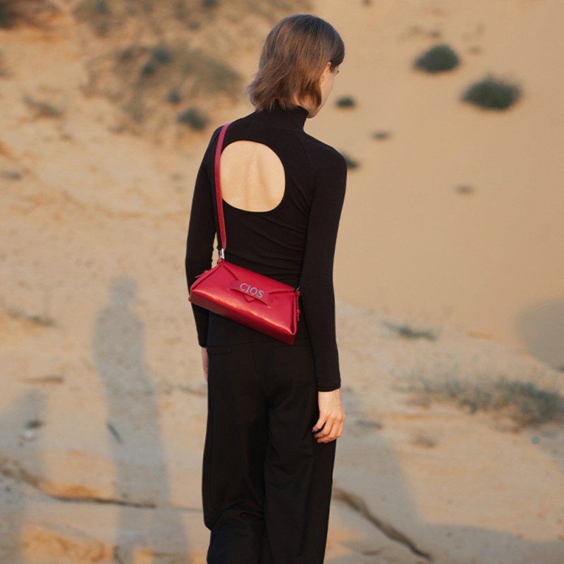 The underarm is covered with a layer of cowhide